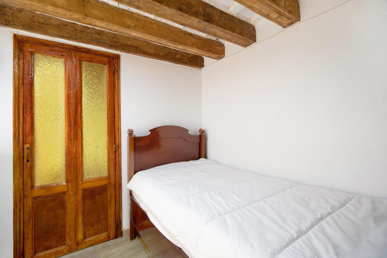 Apartment Cathedral Two Bedrooms *